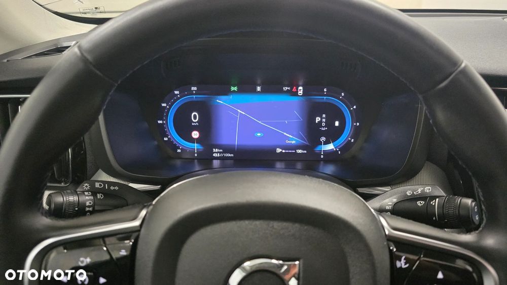 Volvo XC 60 B4 D Plus Dark - 24