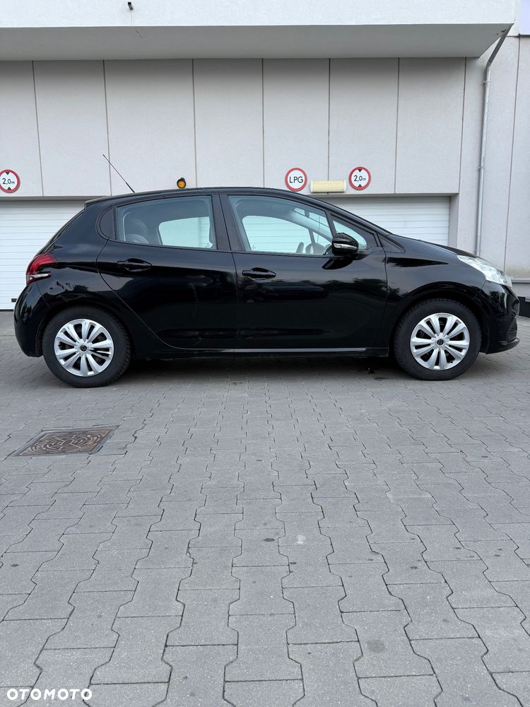 Peugeot 208 - 6