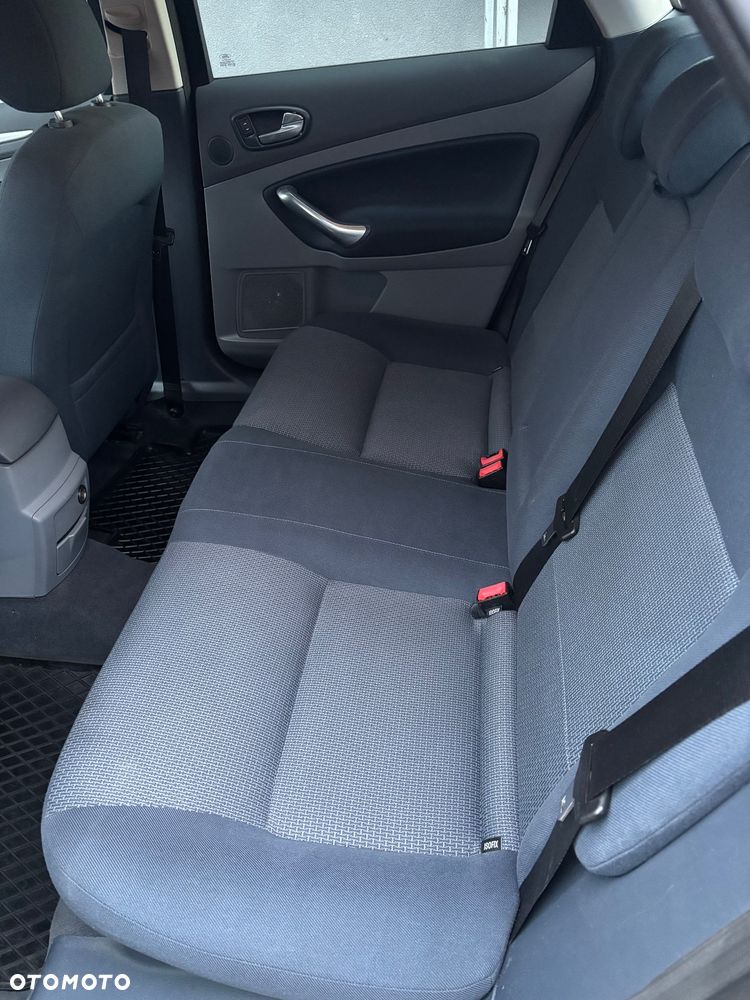 Ford Mondeo 2.0 TDCi Trend - 21