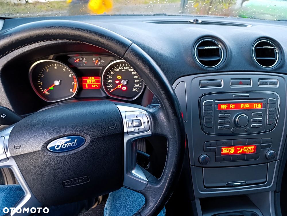 Ford Mondeo 2.0 Ambiente - 8