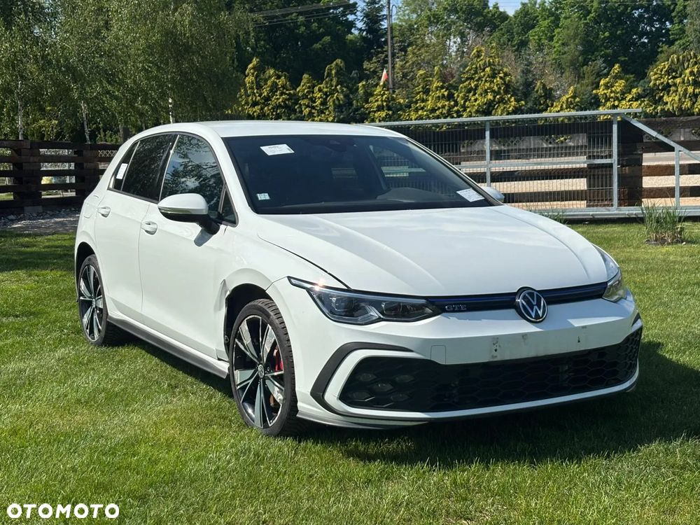 Volkswagen Golf - 1