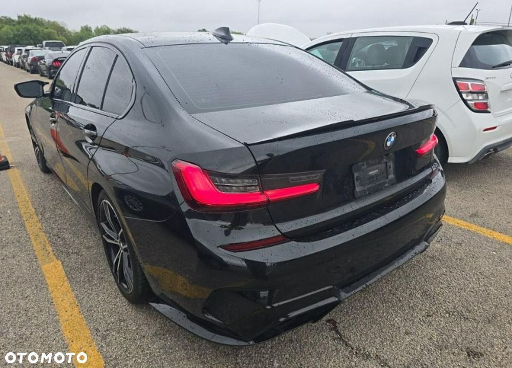 BMW Seria 3 330i M Sport - 6