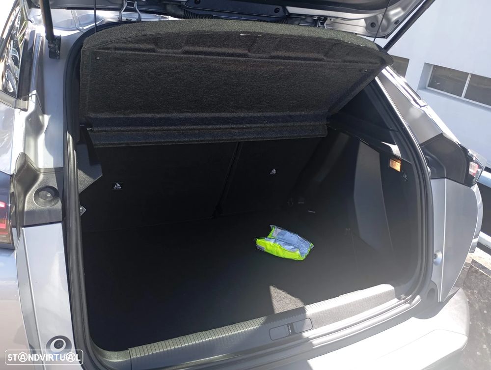 Peugeot 2008 1.2 Hybrid Allure e-DCS6 - 11