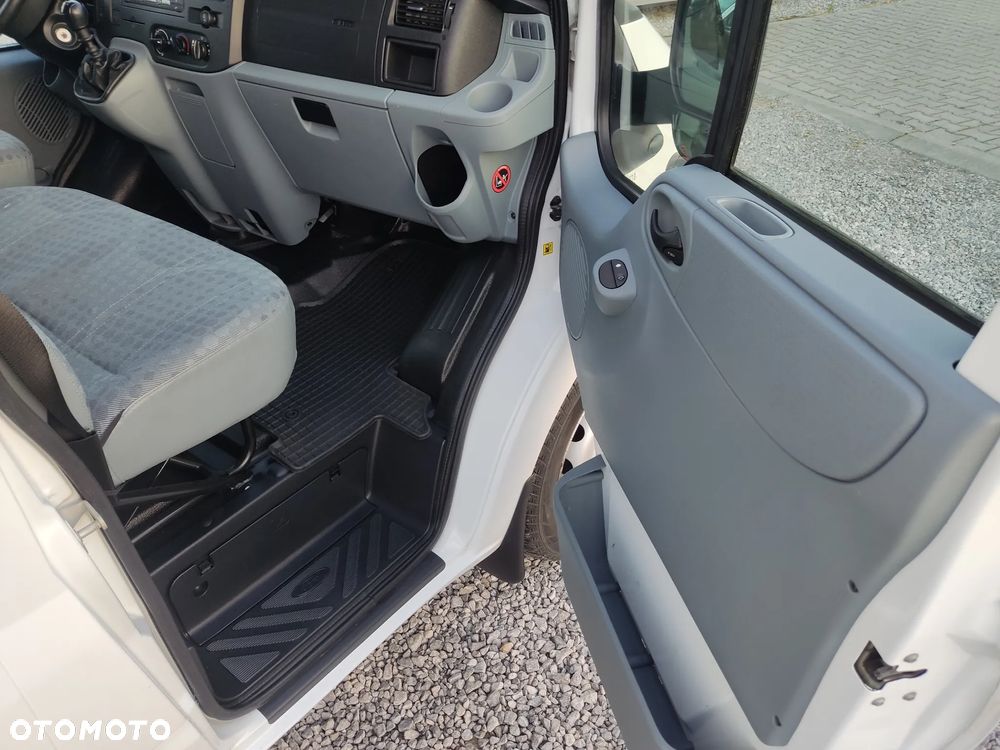 Ford Transit - 30