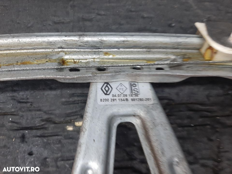 Macara manuala stanga spate renault clio 3 br0 1 cr01 8200291154b 981280201 - 2