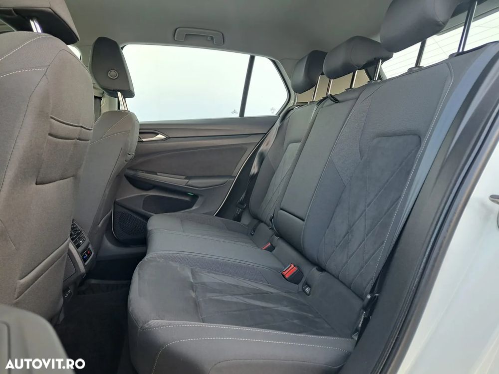 Volkswagen Golf 1.5 eTSI ACT DSG MHEV Style - 12