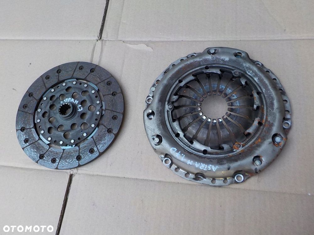 tarcza docisk sprzęgła opel astra H 1,7 cdti 2007r - 1