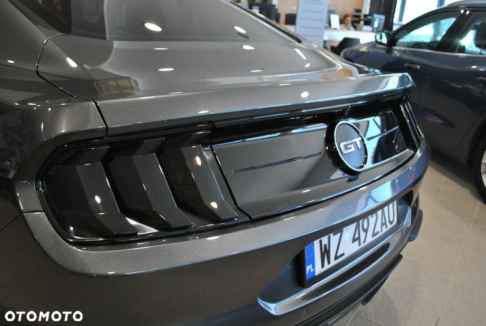 Ford Mustang - 36