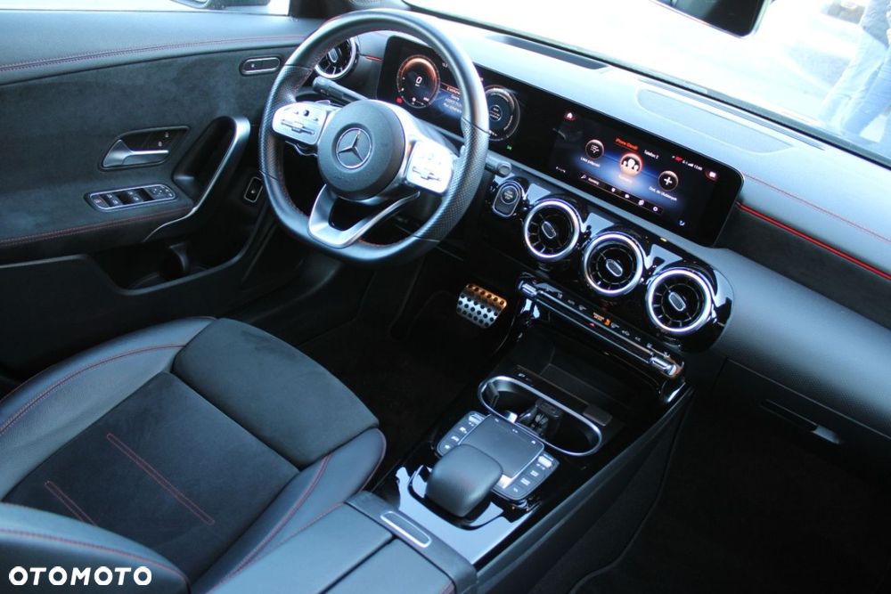 Mercedes-Benz CLA - 40