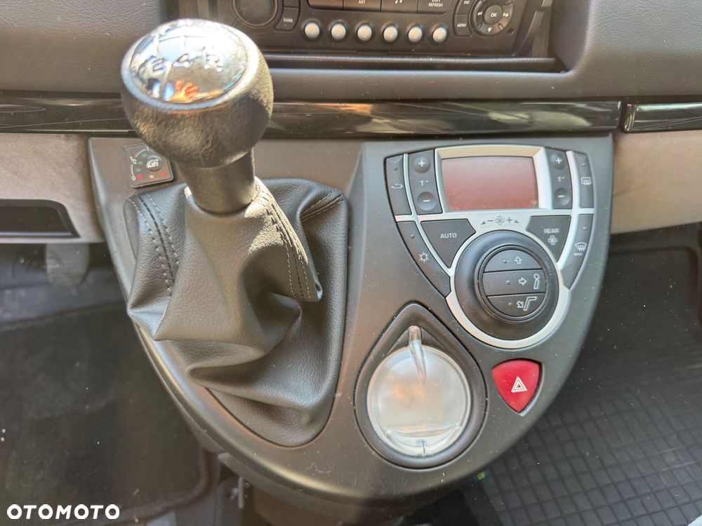 Citroën C8 2.0 16V Confort - 17