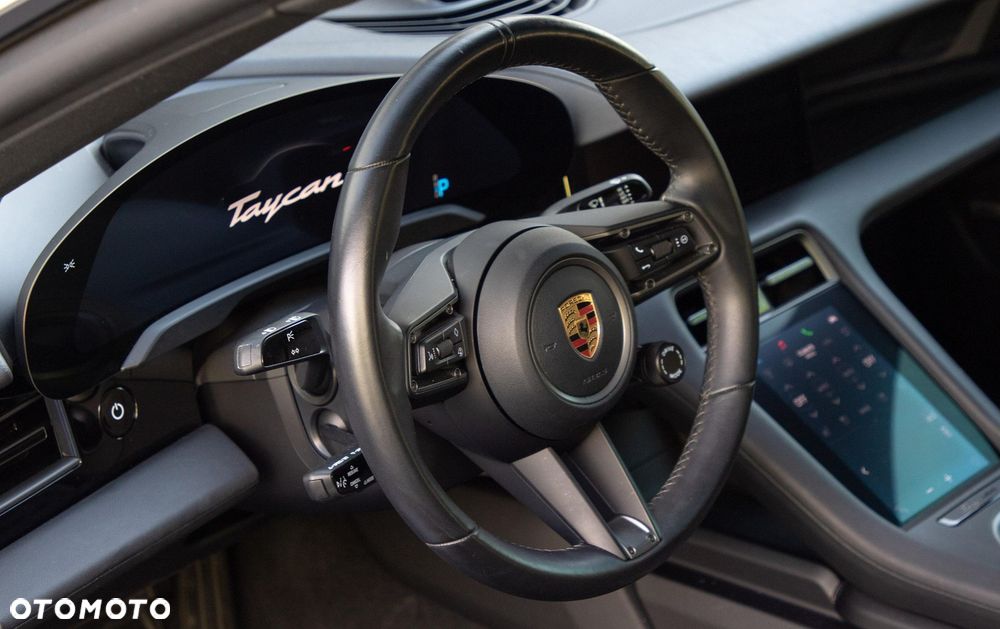 Porsche Taycan - 17