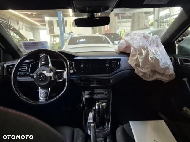 Volkswagen Polo 2.0 TSI DSG GTI - 9