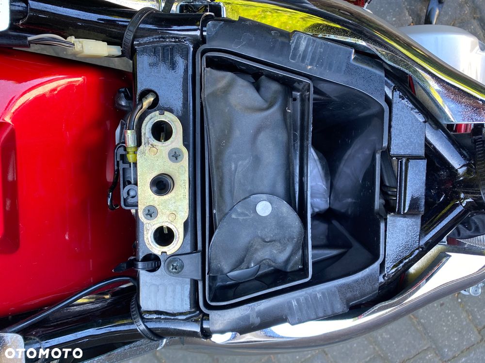 Suzuki Intruder - 14