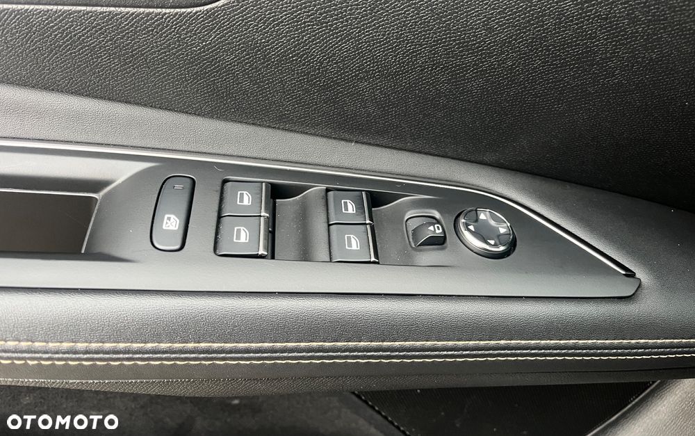 Peugeot 3008 225 e-EAT8 GT - 27
