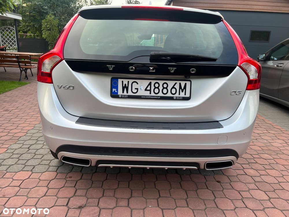 Volvo V60 Cross Country D3 Drive-E Summum - 4
