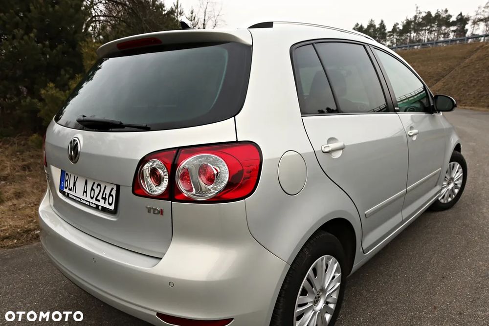 Volkswagen Golf Plus 1.6 TDI Comfortline - 24