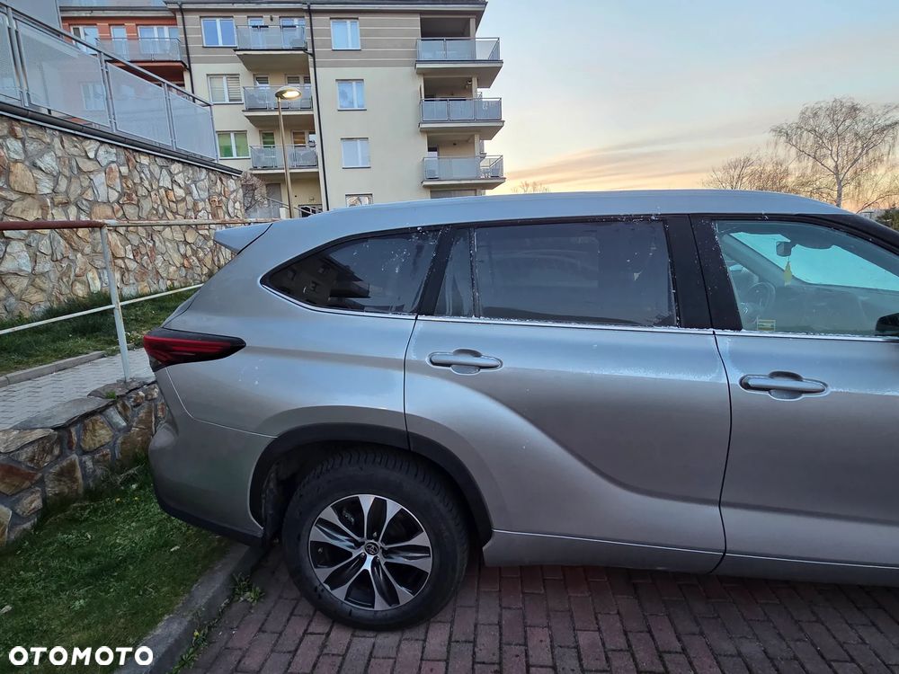 Toyota Highlander 2.5 Hybrid Comfort - 16