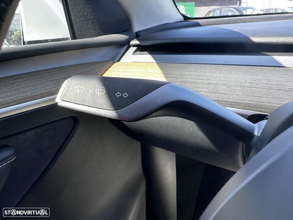 Tesla Model Y Long Range Tração Integral - 26