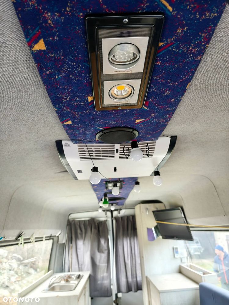 Mercedes-Benz Sprinter - 13