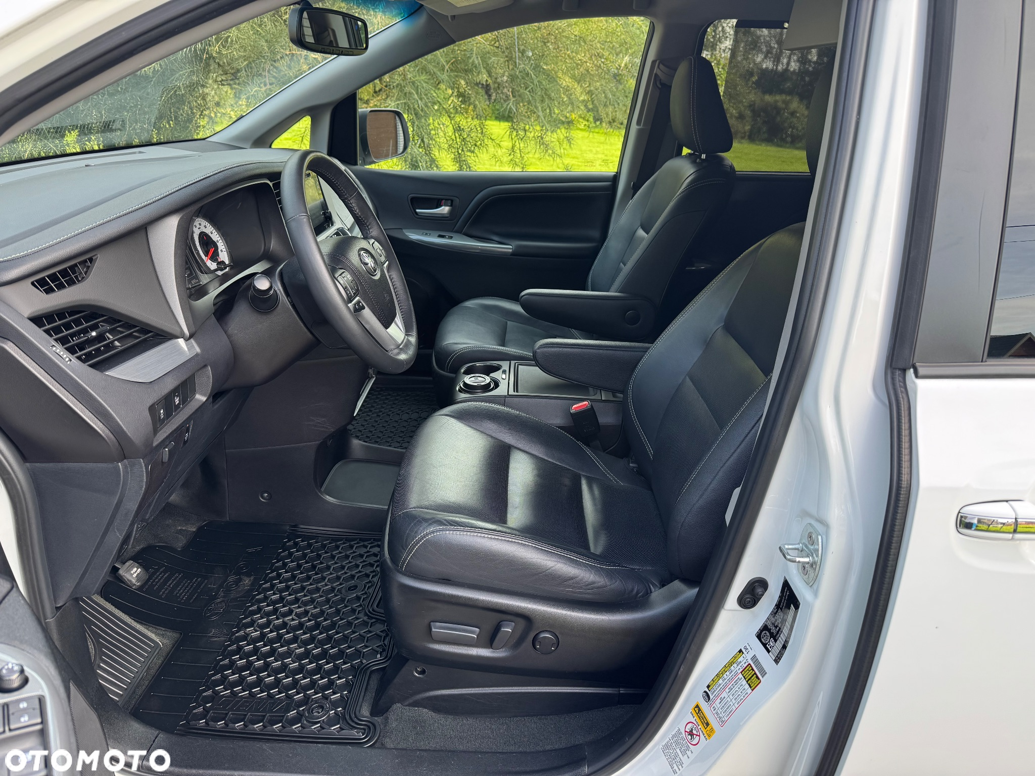 Toyota Sienna 3.5 V6 SE - 8