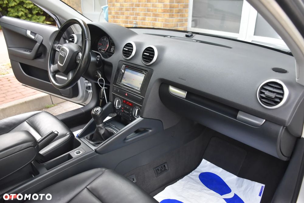 Audi A3 Sportback 2.0 TDI DPF S line Sportpaket - 11