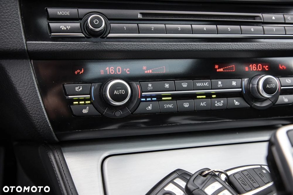 BMW Seria 5 535d xDrive Sport-Aut Luxury Line - 24