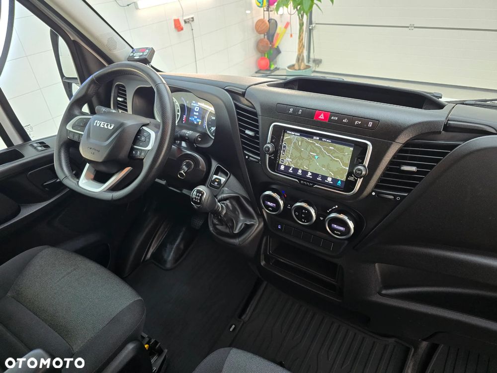 Iveco DAILY 50C18 MROŻNIA 8-PALETOWY + WINDA.1Tona AGREGAT Carrier -20*C +20*C 183Tyś km SERWIS DO OSTATNIEGO Km ASO IVECO SALON PL BOGATA OPCJA WYPOSAZENIA LED NAVI AKTYWNY TEMPOMAT FOTEL KIEROWCY PNEŁMATYCZNY - 3