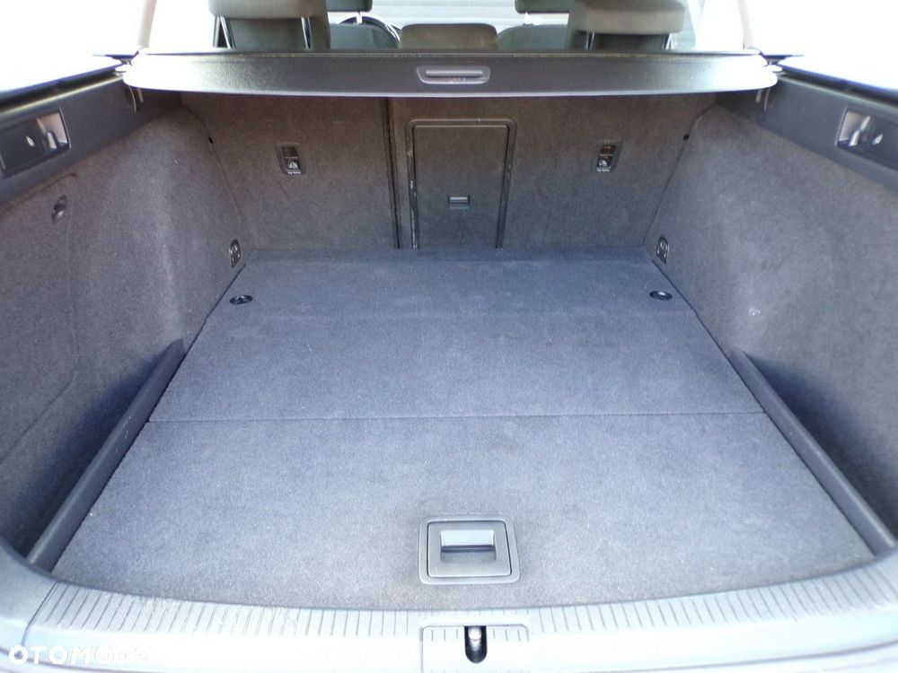 Volkswagen Golf - 31