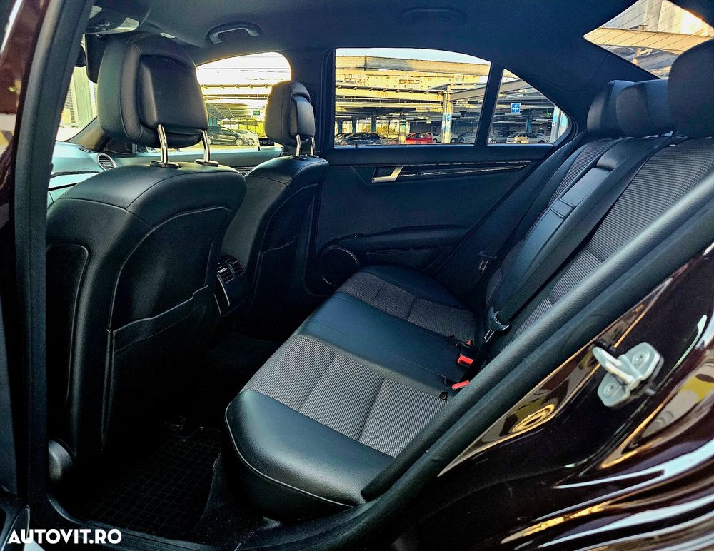 Mercedes-Benz C 250 (BlueTEC) d 4Matic 7G-TRONIC AMG Line - 9
