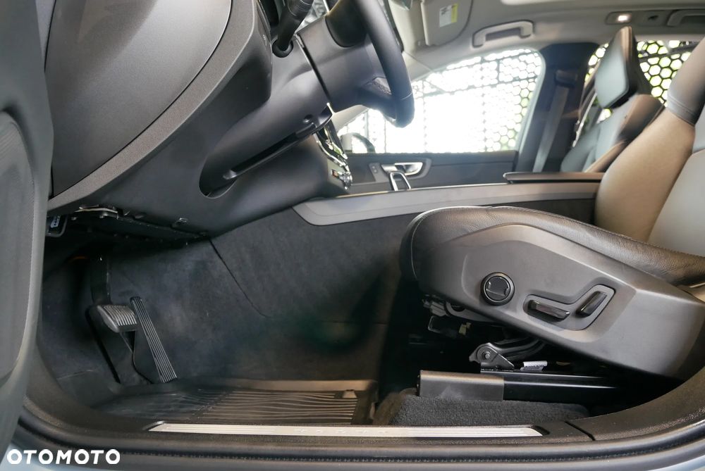 Volvo XC 60 B5 B AWD Geartronic Inscription - 24