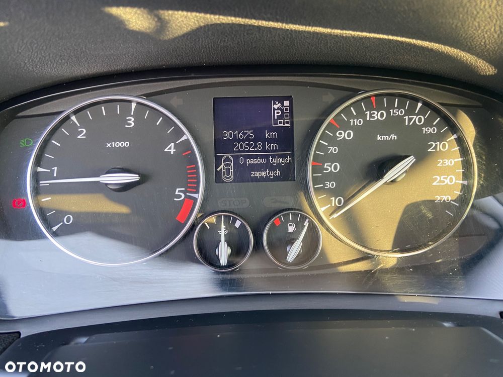 Renault Laguna 2.0 DCi Initiale - 10