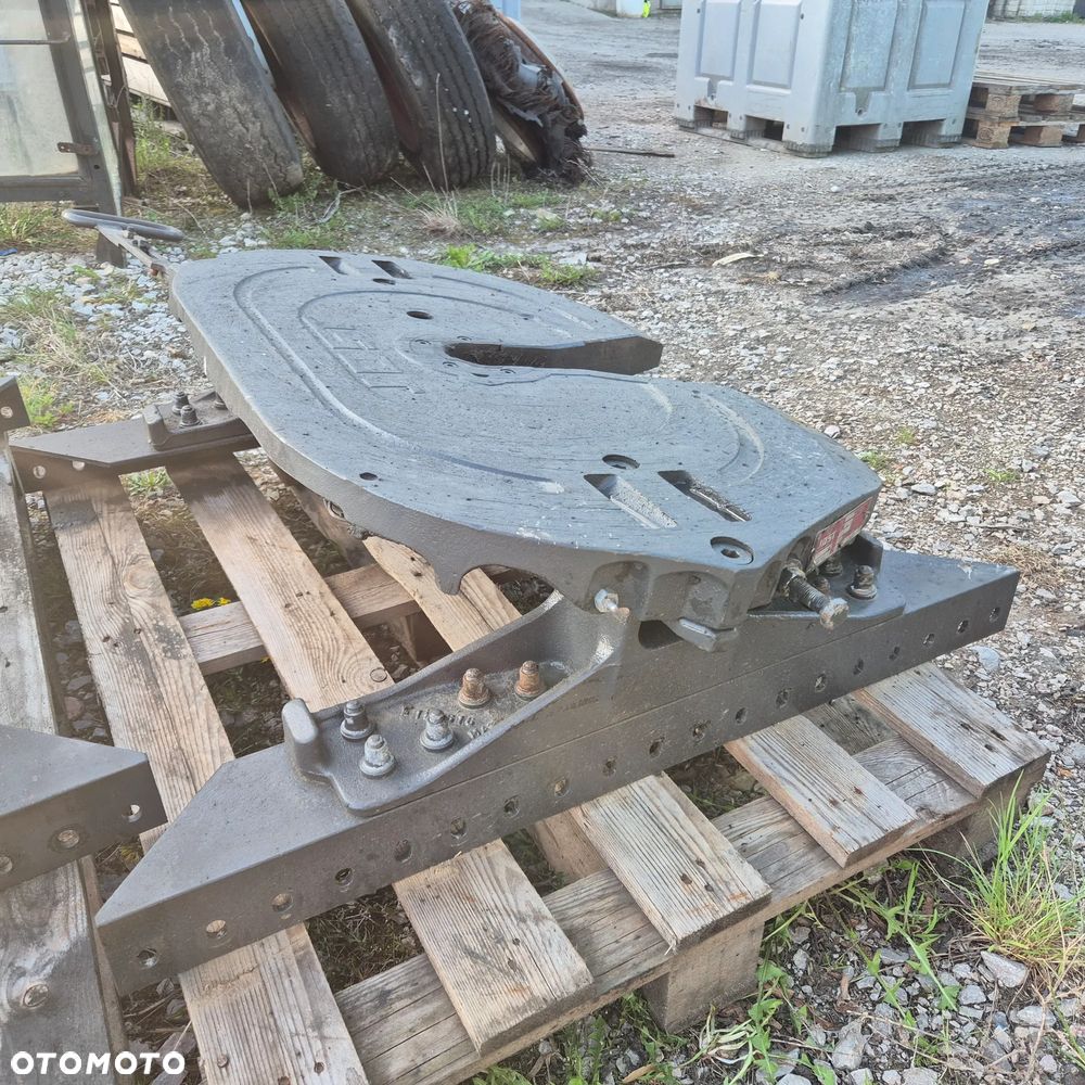 Łapy Siodła Volvo FH4 FH13  200mm JOST - 3