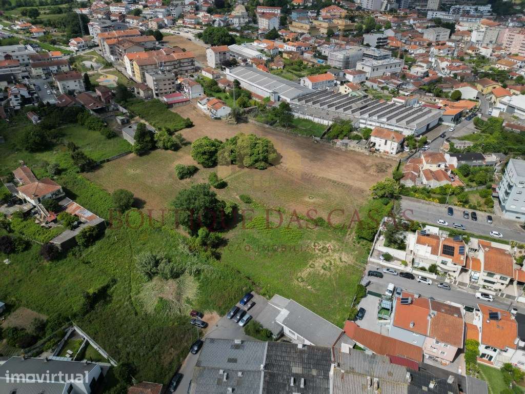 Terreno em Oliveira do Douro - Grande imagem: 3/33