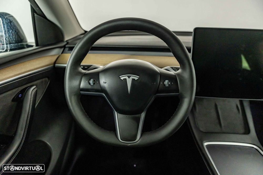 Tesla Model Y Long Range Tração Integral - 31