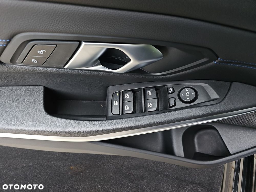 BMW Seria 3 - 18