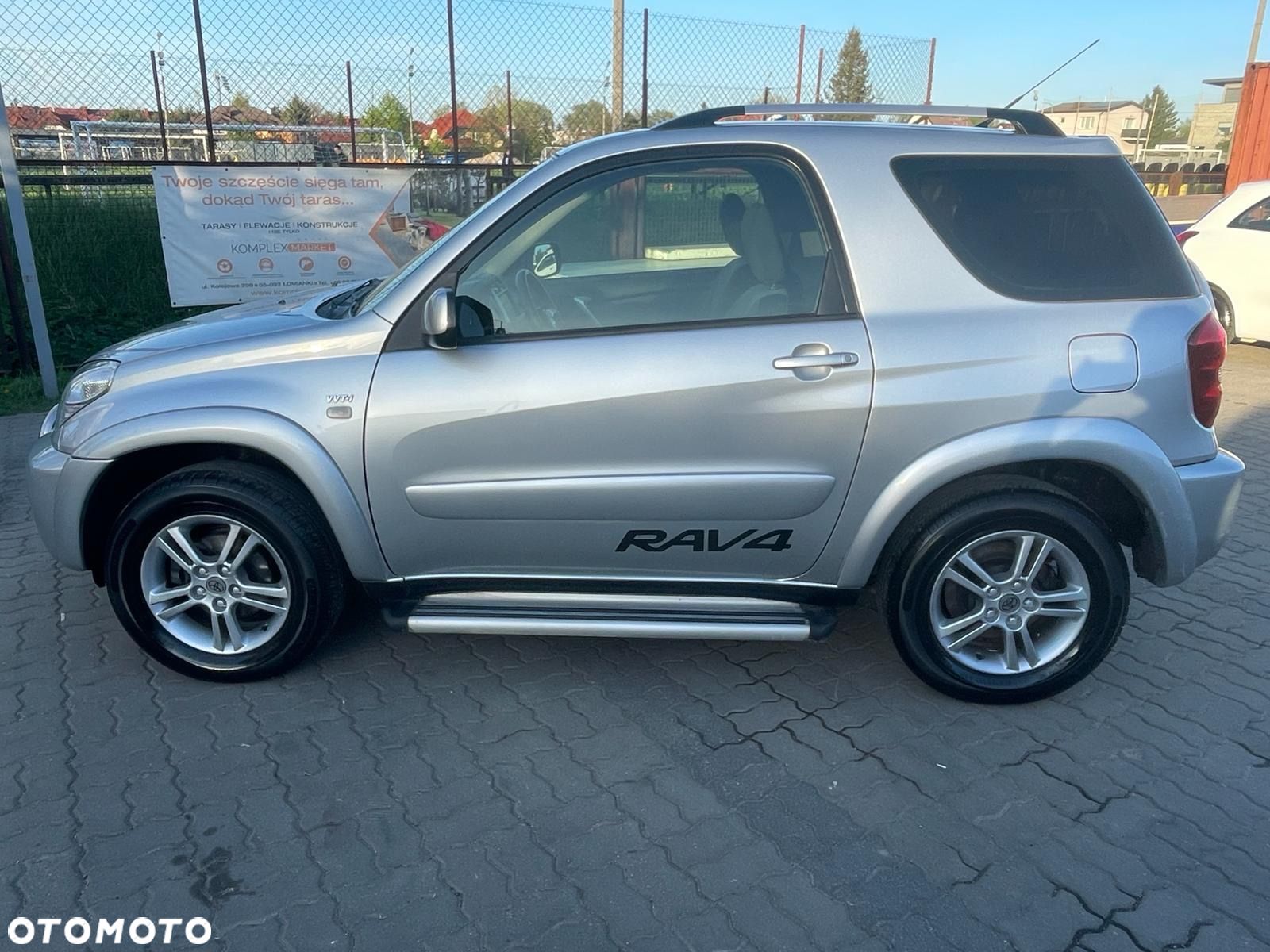 Toyota RAV4 - 1