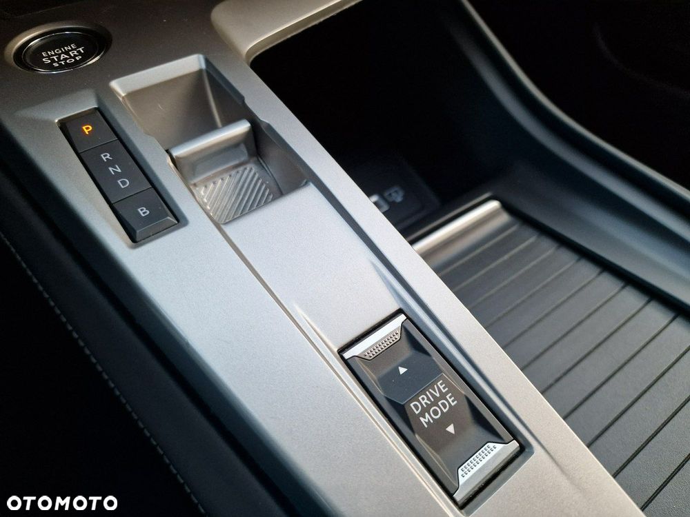 Peugeot 308 1.6 Hybrid PHEV Allure EAT8 - 30