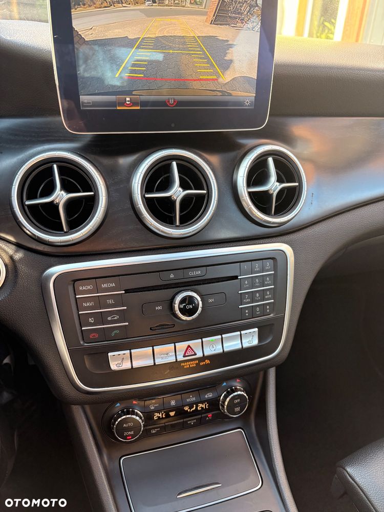Mercedes-Benz CLA 250 4Matic 7G-DCT - 28