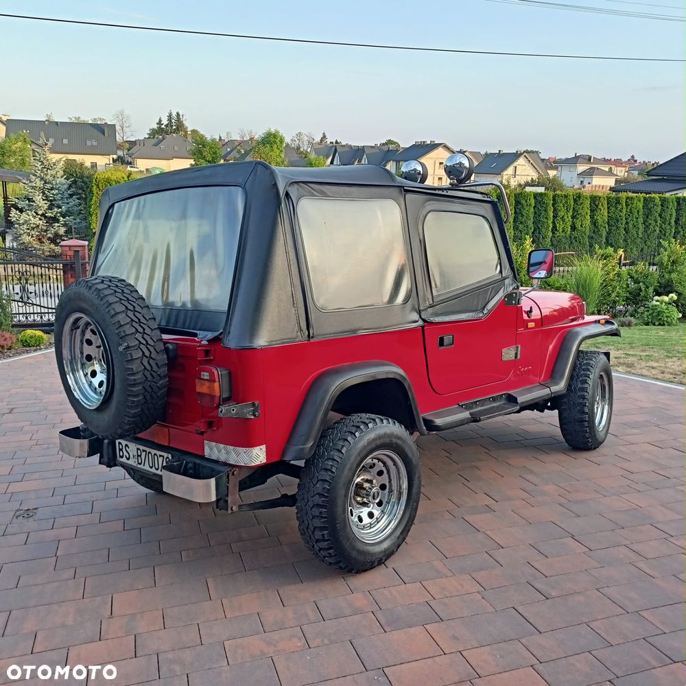 Jeep Wrangler 2.5L - 7