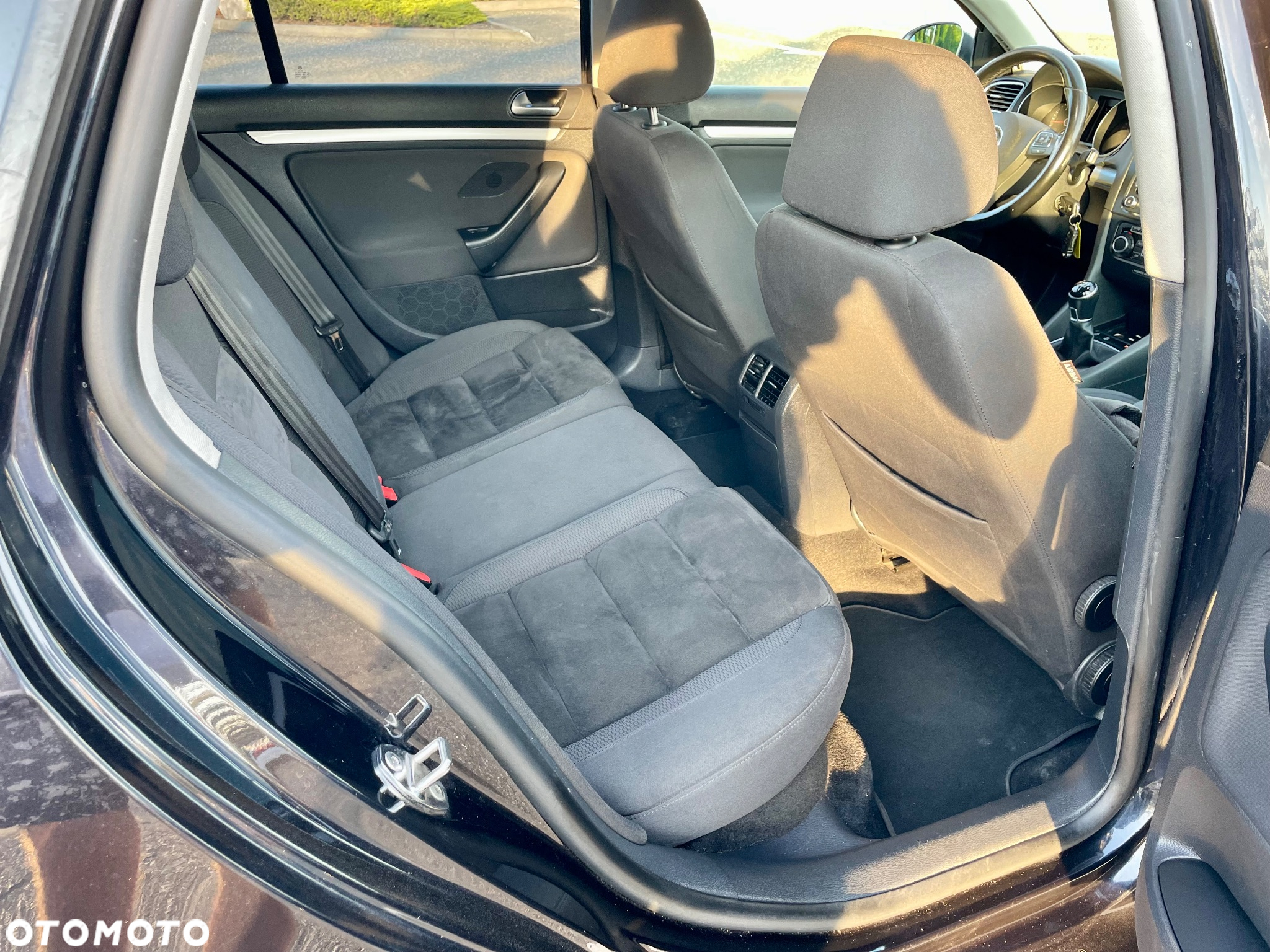 Volkswagen Golf 1.6 TDI BlueMotion Technology Comfortline - 34