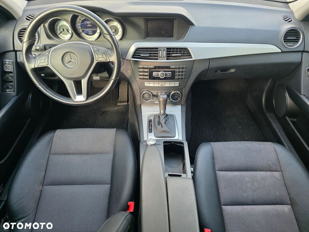 Mercedes-Benz Klasa C 180 T (BlueEFFICIENCY) 7G-TRONIC Avantgarde - 6