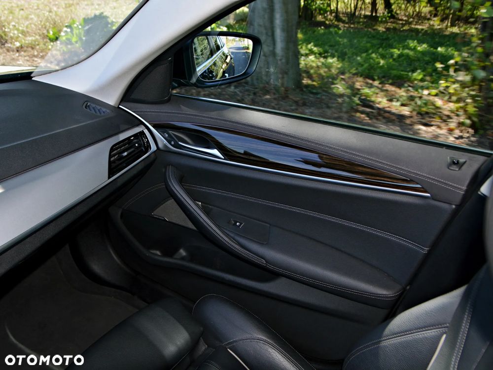 BMW Seria 5 520d Luxury Line sport - 20