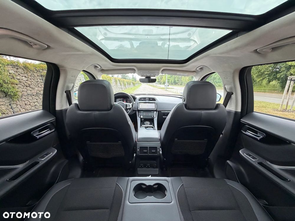 Jaguar F-Pace 2.0 i4D AWD R-Sport - 30