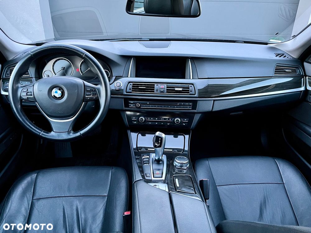 BMW Seria 5 525d Touring Luxury Line - 19