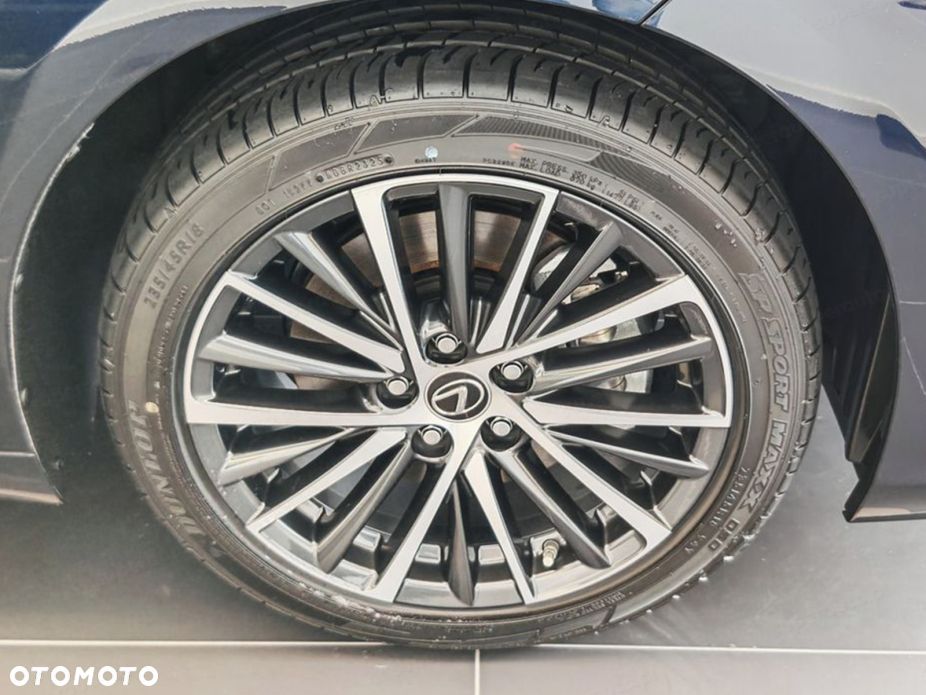 Lexus ES - 16