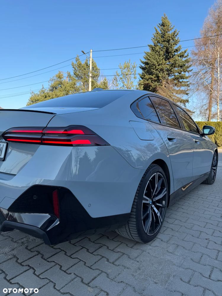 BMW Seria 5 ver-520d-xdrive-mhev-m-sport - 14