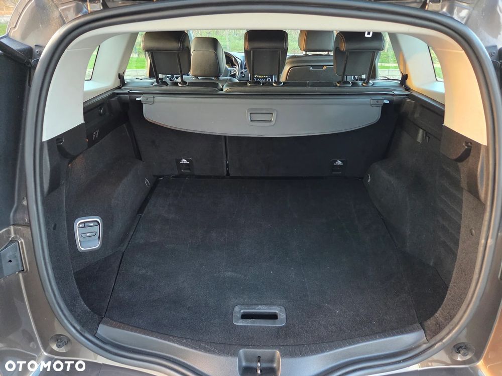 Renault Scenic 1.6 dCi Energy Bose - 14