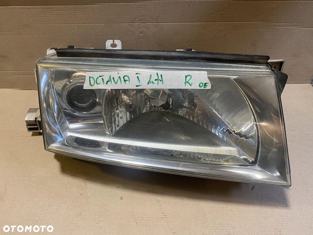 Lampa przód Skoda Octavia I lift prawa OE - 1