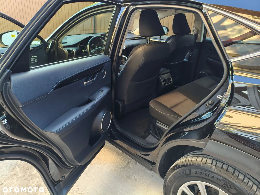 Lexus NX 300h Elite AWD - 27