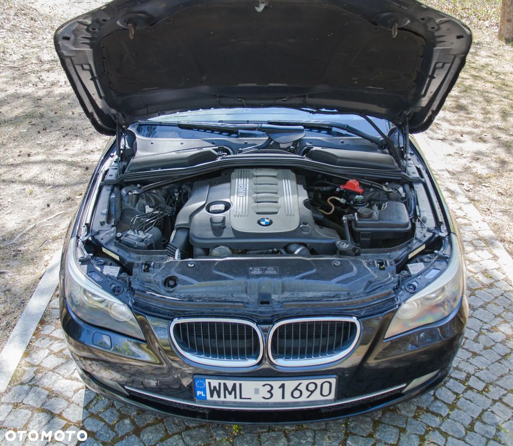 BMW Seria 5 525d - 23
